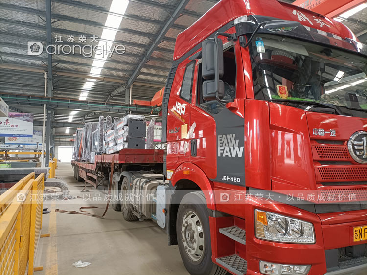 第二批不銹鋼公交候車亭發(fā)往山東