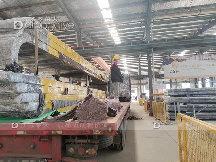 智慧公交候車(chē)亭發(fā)貨為河南綠色出行助力配圖一