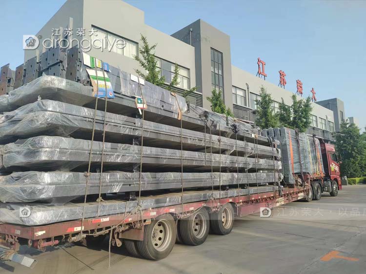 江蘇榮大智能候車亭三車齊發(fā)配圖一