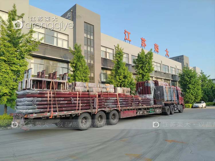 山東智慧公交候車亭第八批裝車完成發(fā)貨