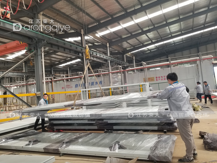 第四批遼寧現(xiàn)代候車亭發(fā)貨圖一