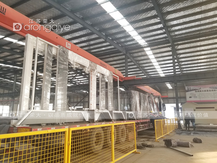 第三批廣東智能公交候車亭發(fā)貨圖二