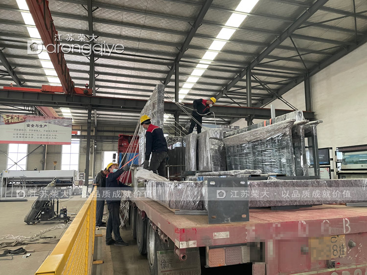 第四批山東公交候車亭發(fā)貨圖一