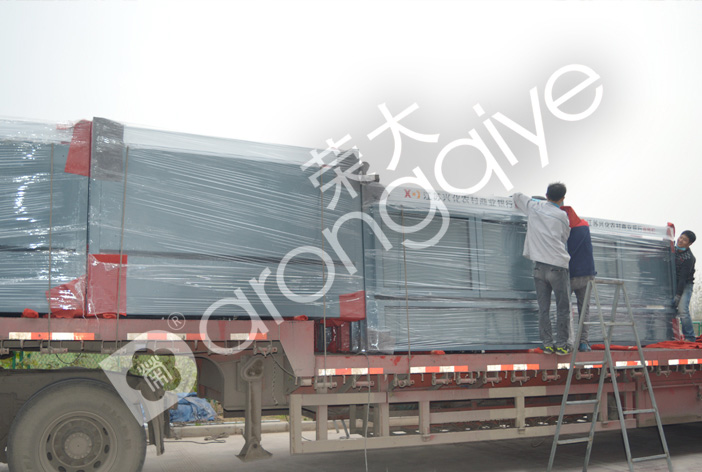 閱報欄裝車圖二