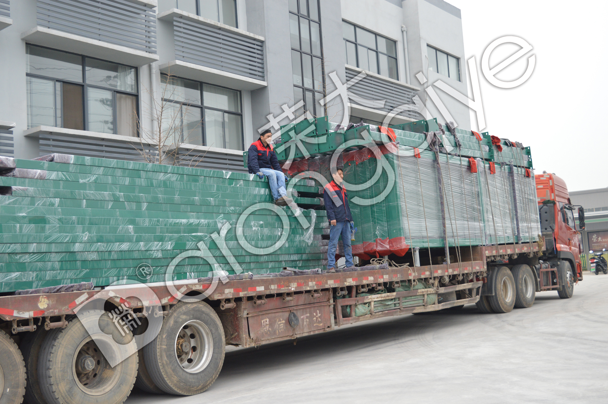 公交候車亭裝車圖一