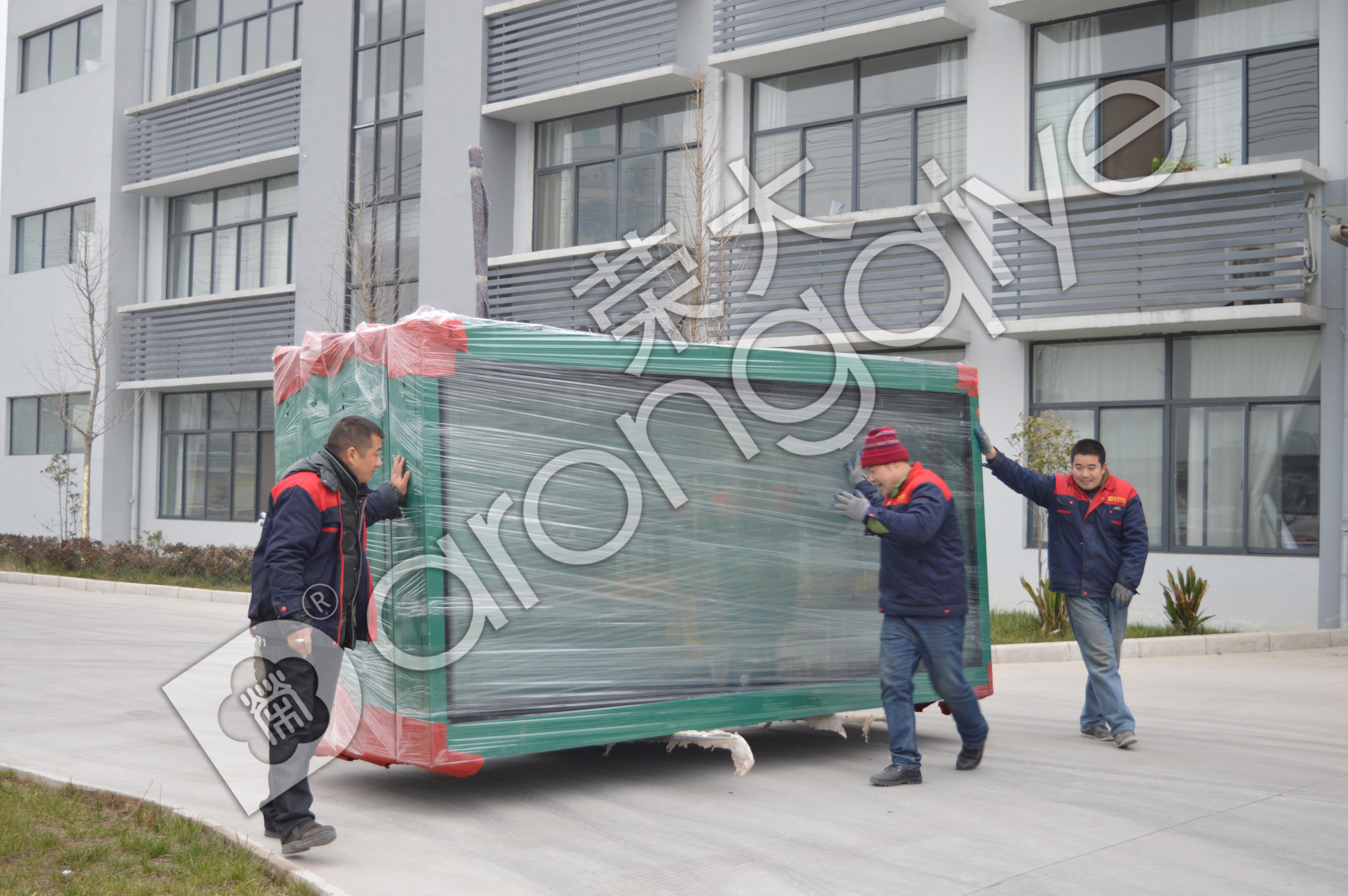 公交候車亭裝車圖二